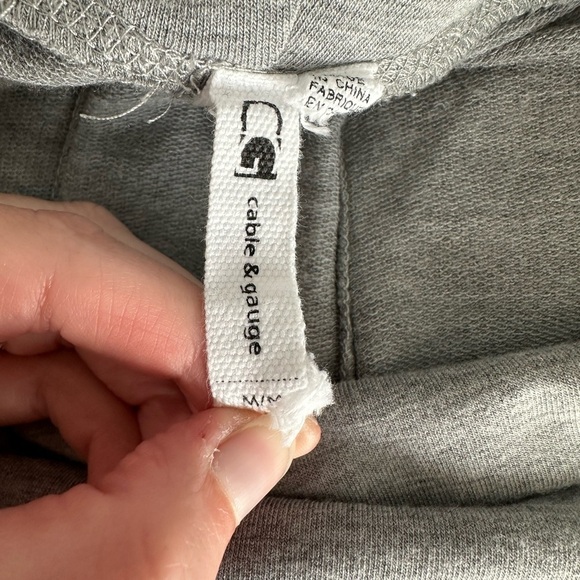 Cable & Gauge gray cowl-neck pullover sweater Medium - Picture 9 of 10